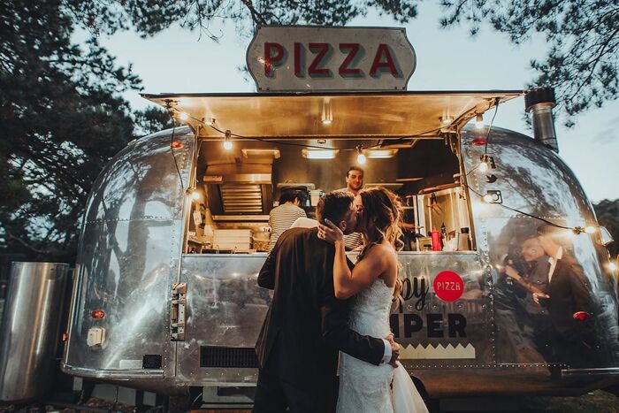 Put-a-food-truck-at-your-wedding-Heres-everything-you-need-to-know-for-hiring-a-food-truck-on-your-wedding-day