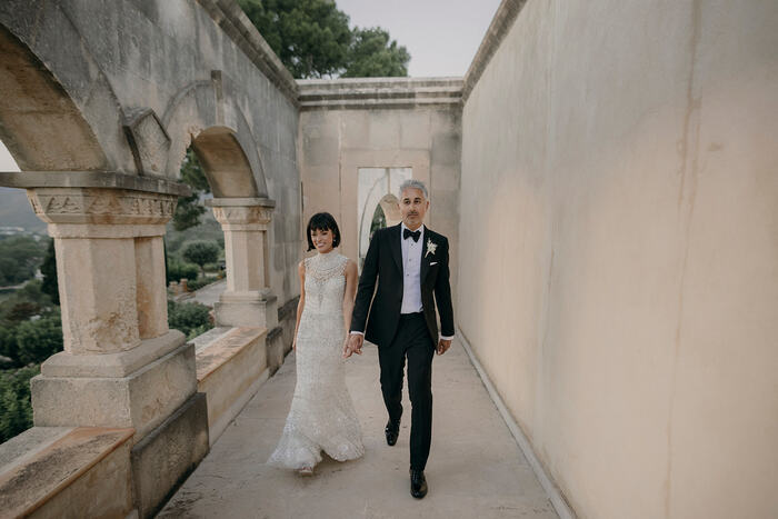 La boda en la Fortaleza Mallorca de Katlyn & Raj - PERFECT VENUE