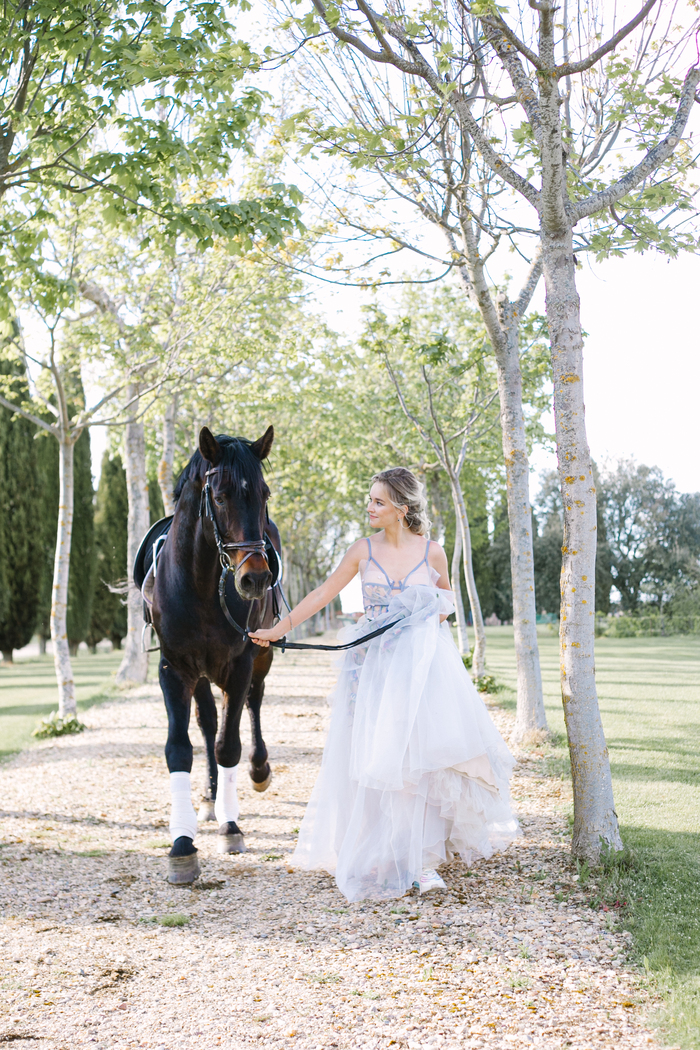 Different ways to include horses on your wedding day