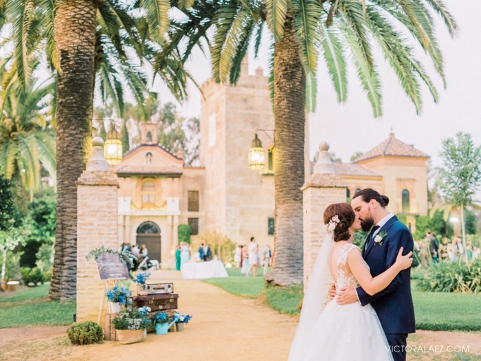 How many pages are in a wedding album? 