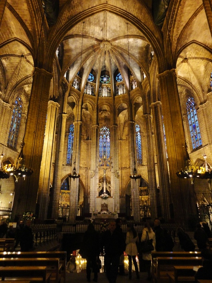We'll you about 18 best churches to get married in Barcelona