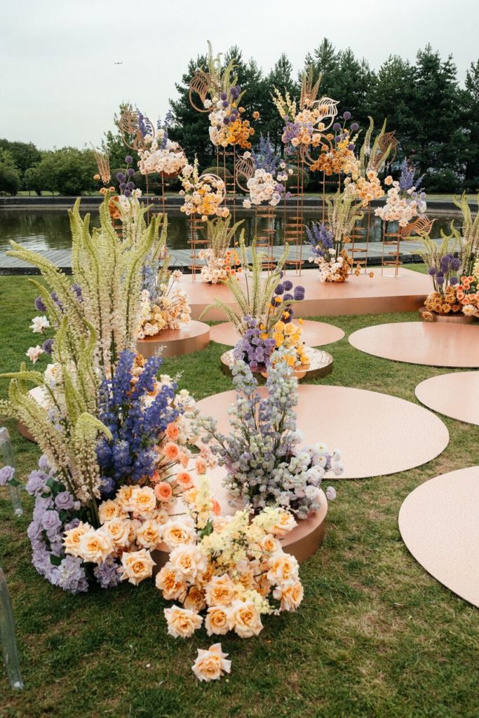 Flowers at weddings in 2025 floral decoration trends