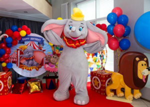 Animadora de fiesta infantil / Photo via Weddings and Events by Natalia Ortiz