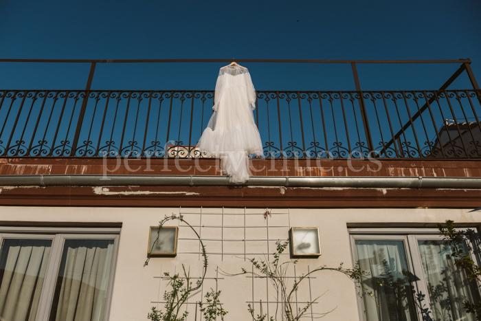 Fashion-Forward Madrid Elopement