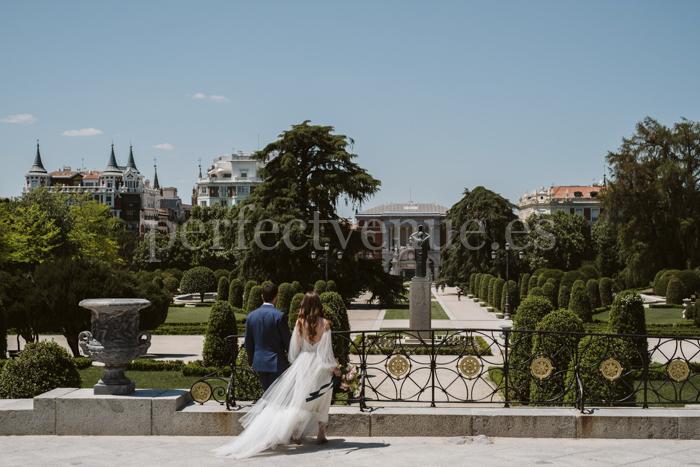 Fashion-Forward Madrid Elopement