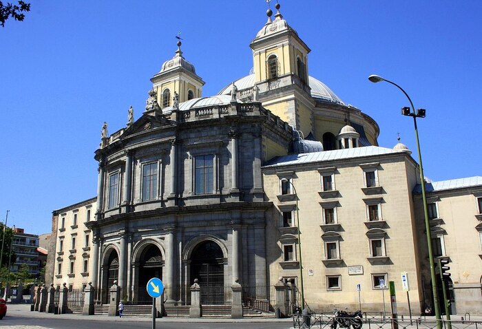 Religious wedding in Madrid - Perfect Venue