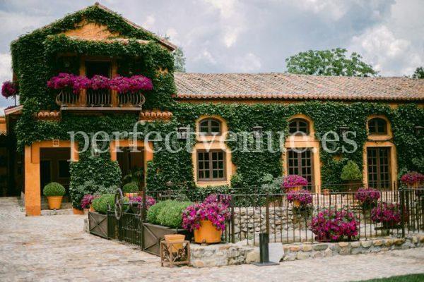 Cabaña / Perfect Venue