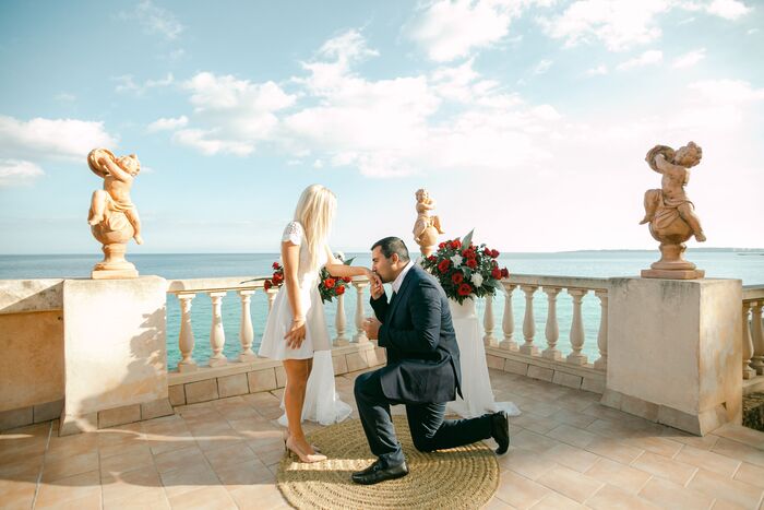 Pedida de mano de David y Chiara en Mallorca / Photo via: Weddings and Events by Natalia Ortiz