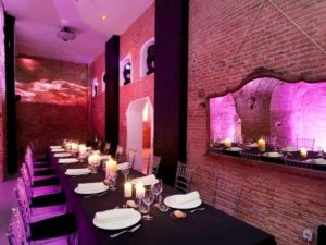 Marriage proposal in a warehouse Madrid