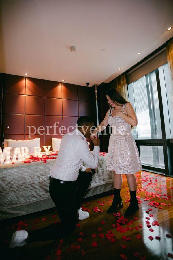Marriage proposal in hotel - Perfect Venue