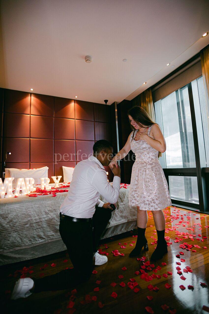 Marriage proposal in hotel - Perfect Venue