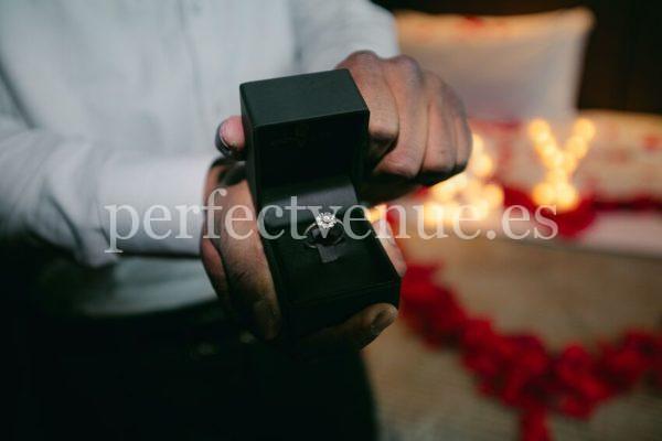 Marriage proposal in hotel - Perfect Venue