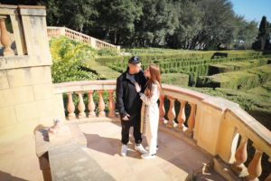 предложение руки и сердца в Лабиринте Орты / Photo via Weddings and Events by Natalia Ortiz