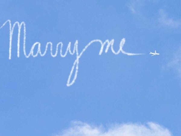 Marriage proposal with an aerial show - Perfect Venue