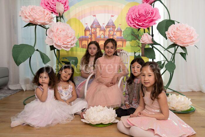 Princess-themed birthday party / Photo via: Weddings and Events by Natalia Ortiz