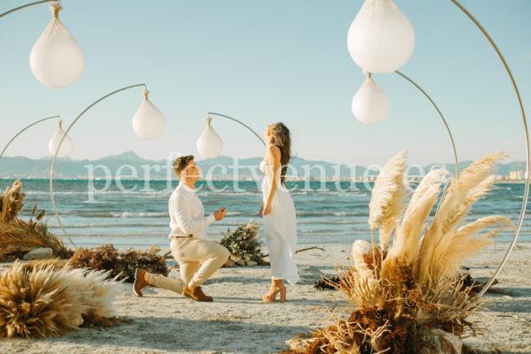Marriage proposal in Mallorca / Photo via Natalia Ortiz Events