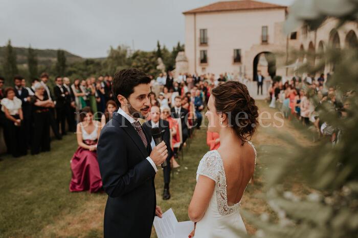 BODAS EN EL MONASTERIO DE VALBUENA