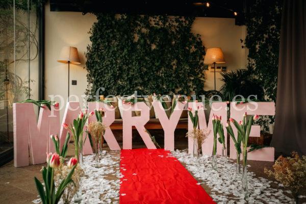 Wooden letters in Madrid / Natalia Ortiz Events