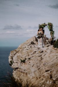 Boda en un acantilado