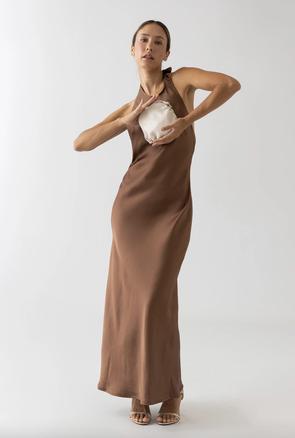 Vestido halter marrón / The Vila Concept