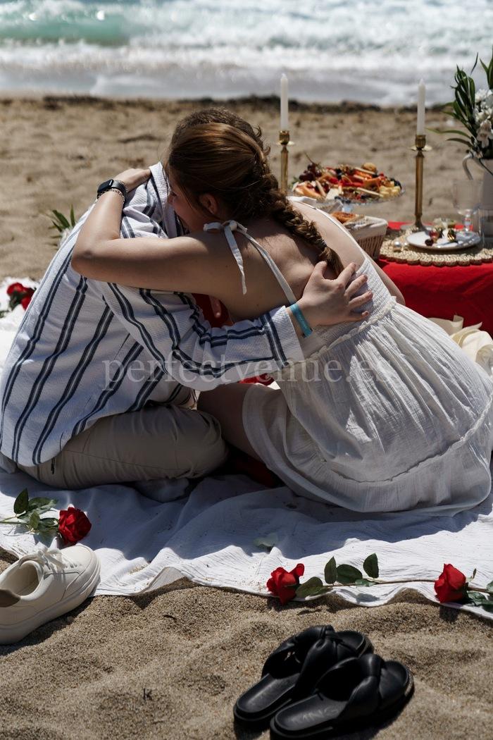 Salou picnic marriage proposal - Natalia Ortiz Events
