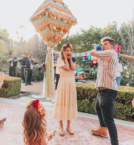 Gender reveal party / Photo via Pinterest