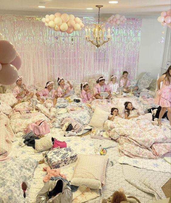 Pijama party / Photo via Pinterest