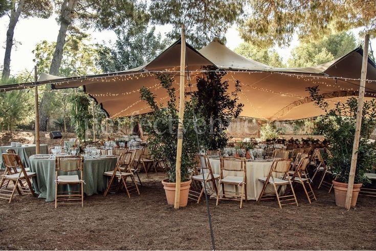 Areas con sombra en la boda / Photo via Pinterest
