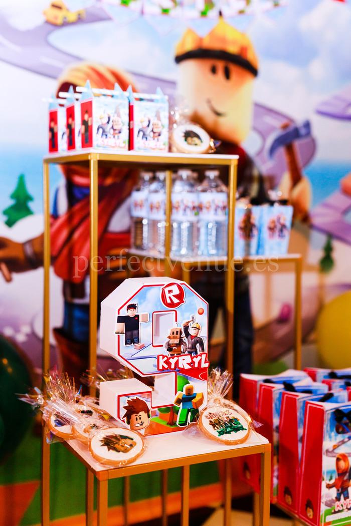 Cumpleaños con temática Roblox / Photo via Weddings and Events by Natalia Ortiz
