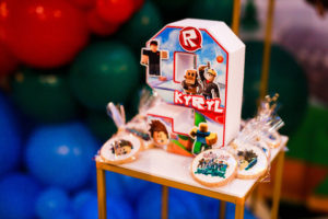 Cumpleaños con temática Roblox / Photo via Weddings and Events by Natalia Ortiz