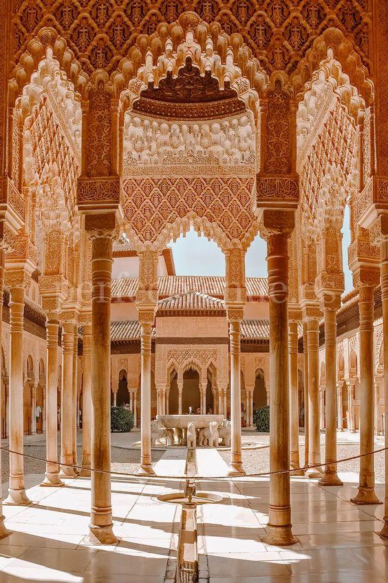 Alhambra de Granada / Photo via Pinterest