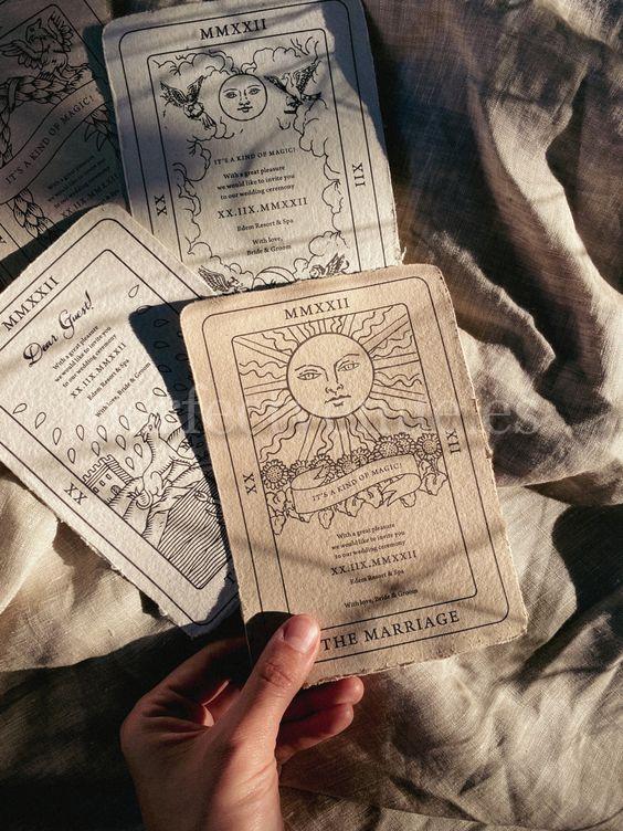Dar el número de cuenta en una carta del tarot / Weddings and Events by Natalia Ortiz