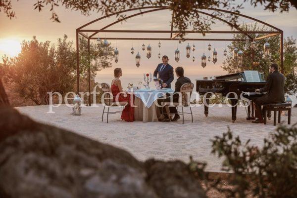 Marriage proposal in Mallorca at the Belmond hotel on a viewing platform