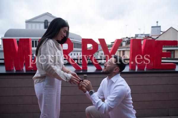 Marriage-proposal-in-private-terrace-Natalia-Ortiz-Events