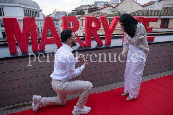 Marriage-proposal-in-private-terrace-Natalia-Ortiz-Events