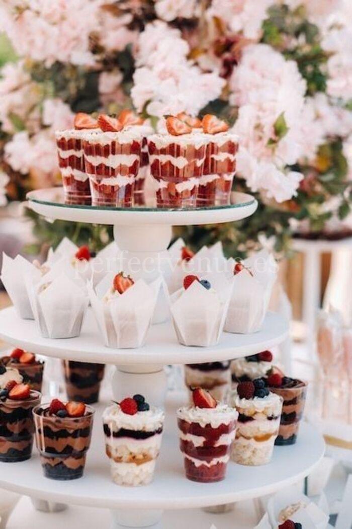 Mini wedding cakes - Pinterest