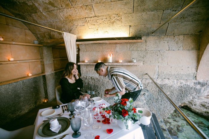 Pedida de mano en Mallorca de unos mexicanos / Photo via Weddings and Events by Natalia Ortiz