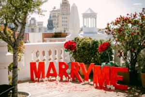 "Marry Me" letters in Madrid / Photo via Natalia Ortiz Events