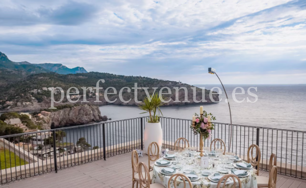 Marriage proposal in Mallorca at the Hotel Jumeirah Port Sóller