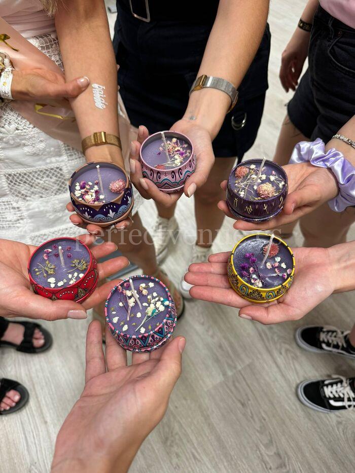 Workshops for friends in Madrid / Photo via Natalia Ortiz Events