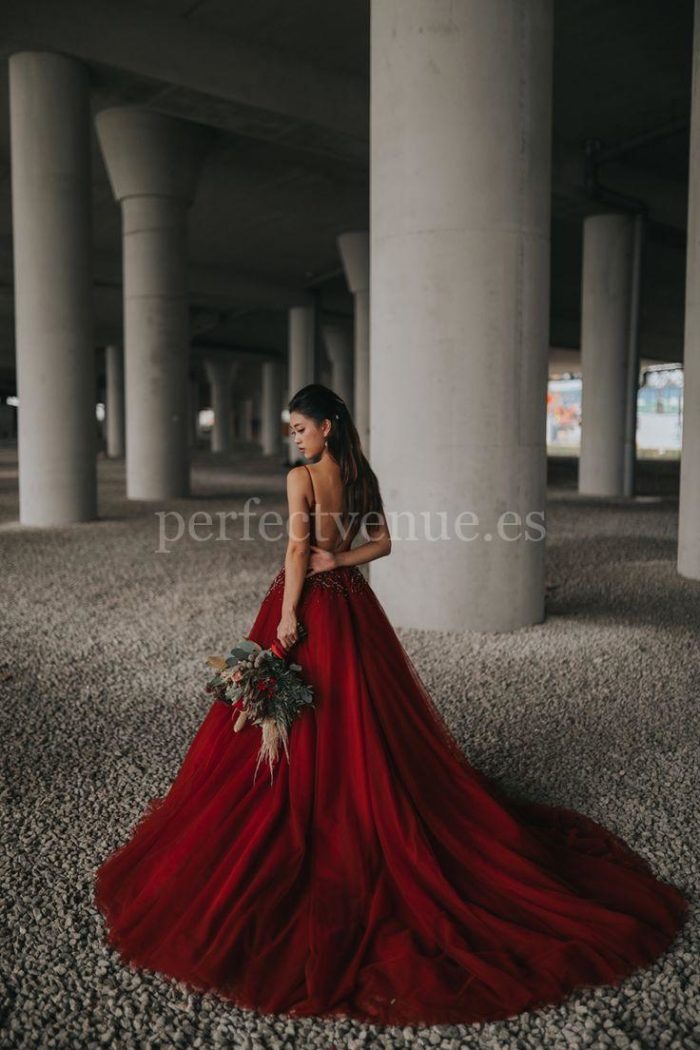 Vestido de novia rojo / by Pinterest