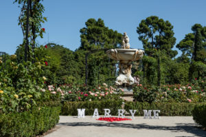 Wooden letters in Madrid / Natalia Ortiz Eventsv