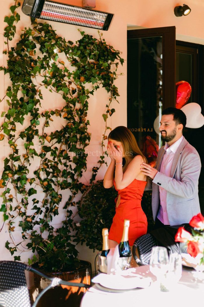 Pedida de mano madrid entre rosas / Photo Via Wedding and Events by Natalia Ortiz