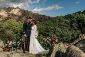 La Pedriza elopement / Photo via Wedding and Events by Natalia Ortiz