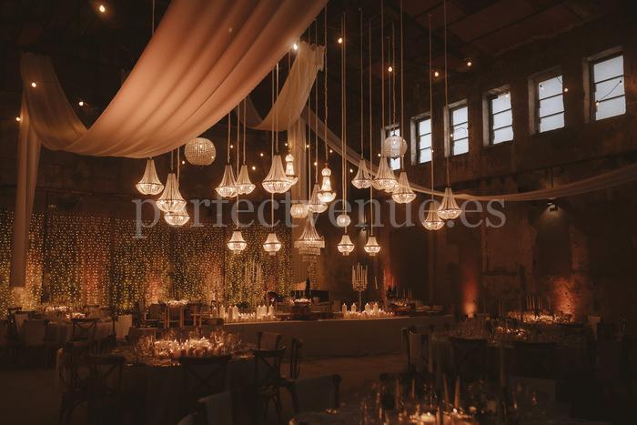 Audiovisuals for events / Photo via Perfect Venue