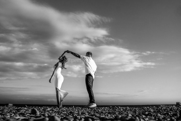 Pedida de mano en Alicante / Foto vía Natalia Ortiz Events Pedida de mano en Alicante / Foto vía Natalia Ortiz Events
