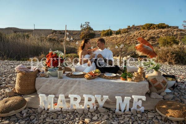 Wooden letters in Alicante / Natalia Ortiz Events