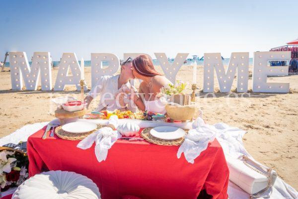 Wooden letters in Barcelona / Natalia Ortiz Events