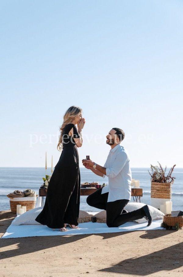 Marriage proposal in Tenerife / Photo via Natalia Ortiz Events