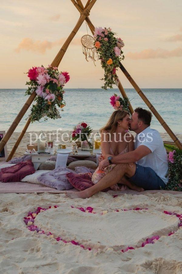 Marriage proposal in Tenerife / Photo via Natalia Ortiz Events
